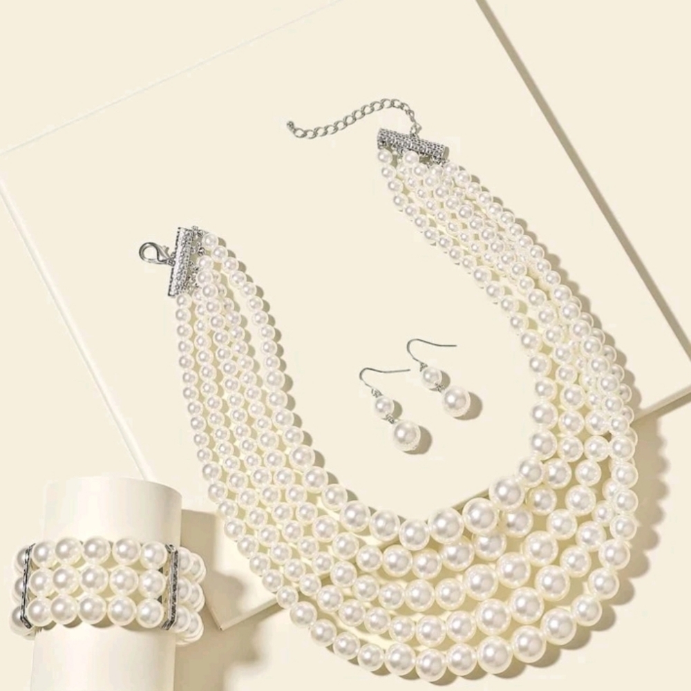 Faux Pearl  Beaded Necklace - Picture 3 of 3